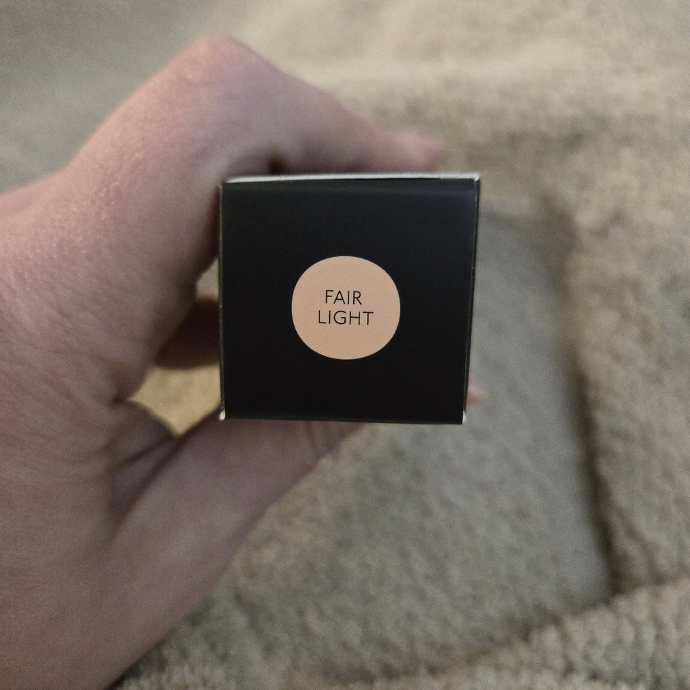 GloGirl Whipped Radiance Blur Primer - Fair/Light - Picture 6 of 9